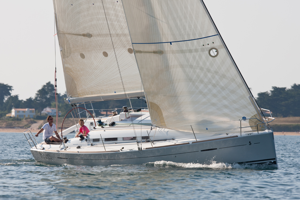 Regattayacht Charteryacht First 35 15